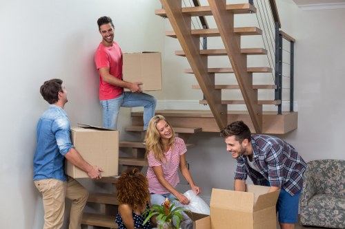 Moving truck support for Greenwich home relocations