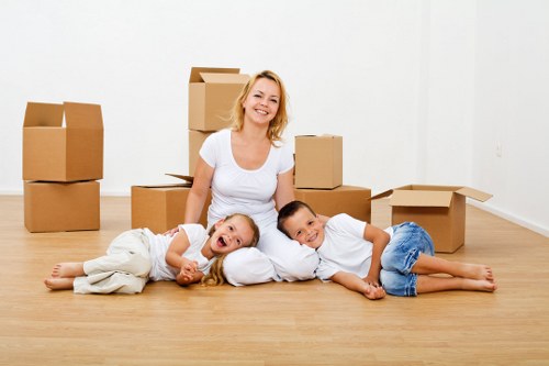 Moving van options for flats, homes, and offices in Greenwich